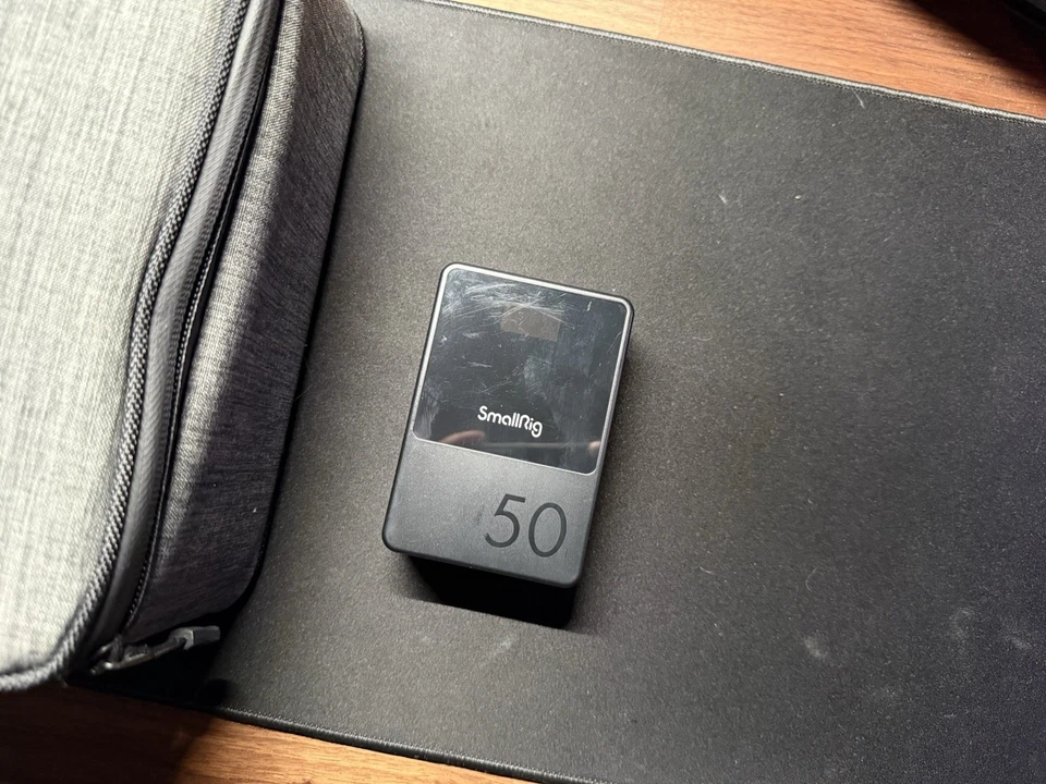 Kit combinado de luces de video LED 60C SmallRig RC + batería VB50 V-Mount Foto 4 de 4
