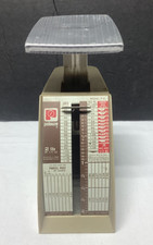 Vintage Pelouze P-2 Postal Scale 2 lb x 1/2 oz Mechanical Made in USA 1978