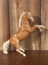 Breyer Glossy Palomino Fighting Stallion #33