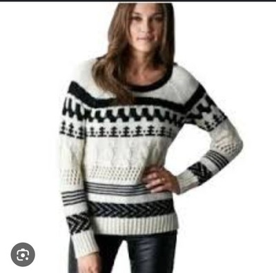 American Eagle IBlack and White Patterned Knit Sweater Siz Xs/Tp