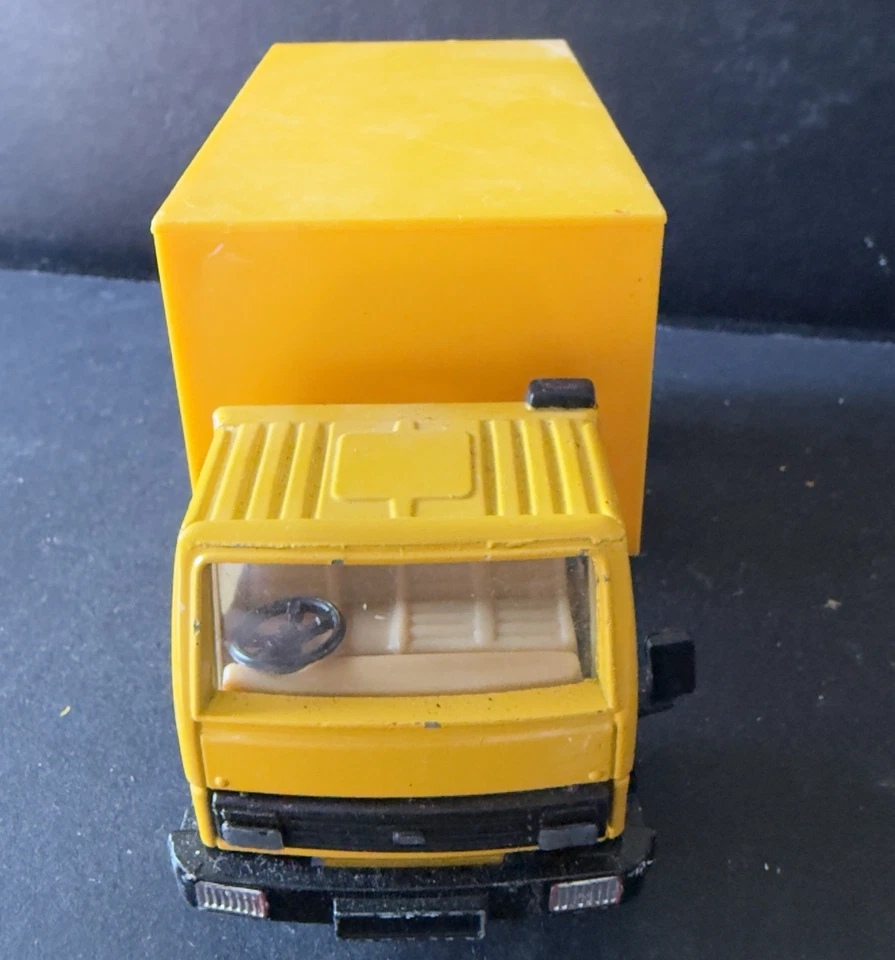 VINTAGE 1984 CORGI "BRITISH TELECOM" #1192 FORD CARGO BOX TRUCK Great Britain - Image 3 of 4