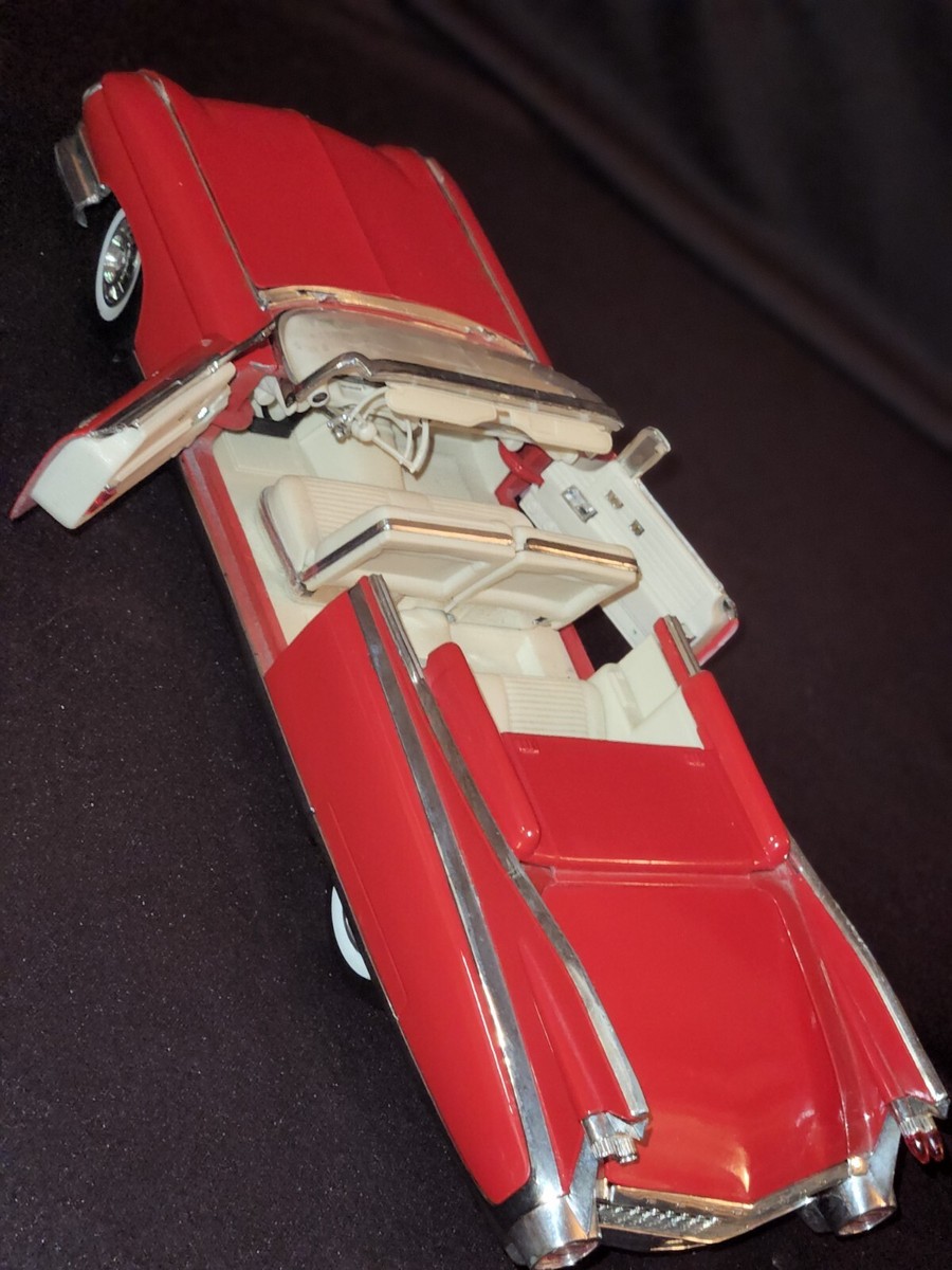 Maisto 1959 Cadillac Eldorado Biarritz Convertible, Red, 1