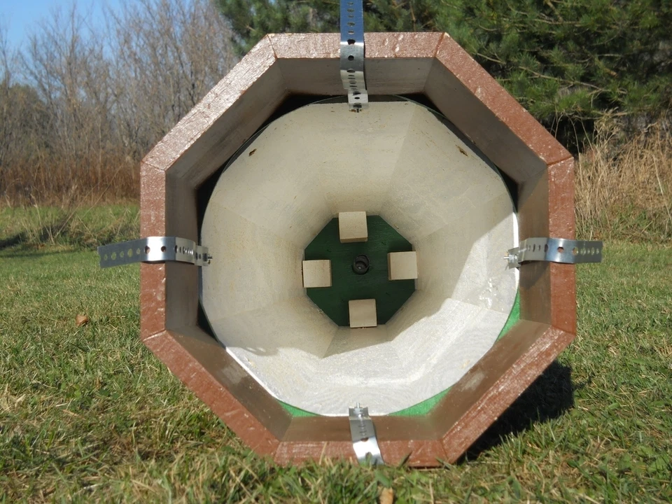 Well pump cover wooden lighthouse with solar light - 4 ft tall - green accents - Image 2 of 4