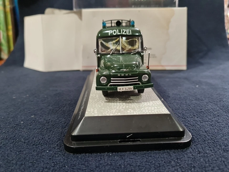 PREMIUM CLASSIXXS 11603 OPEL BLITZ 1,75T POLIZEI SCALA 1:43 EDIZIONE LIMITATA - Immagine 4 di 4