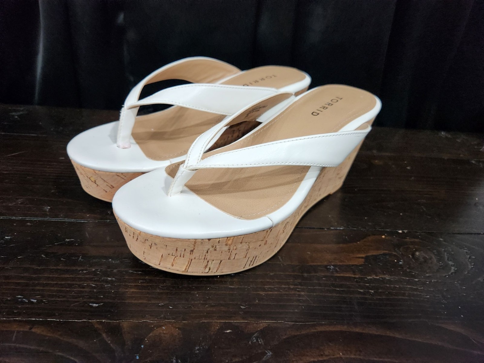 Torrid White Thong Platform Cork Wedge Sandal Size 7WW Excellent Condition