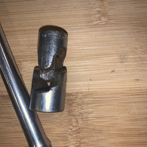 CORNWELL 4 pc. tool lot TR-32 short 3/8 Dr. ratchet, extensions,swivel socket - Picture 14 of 23