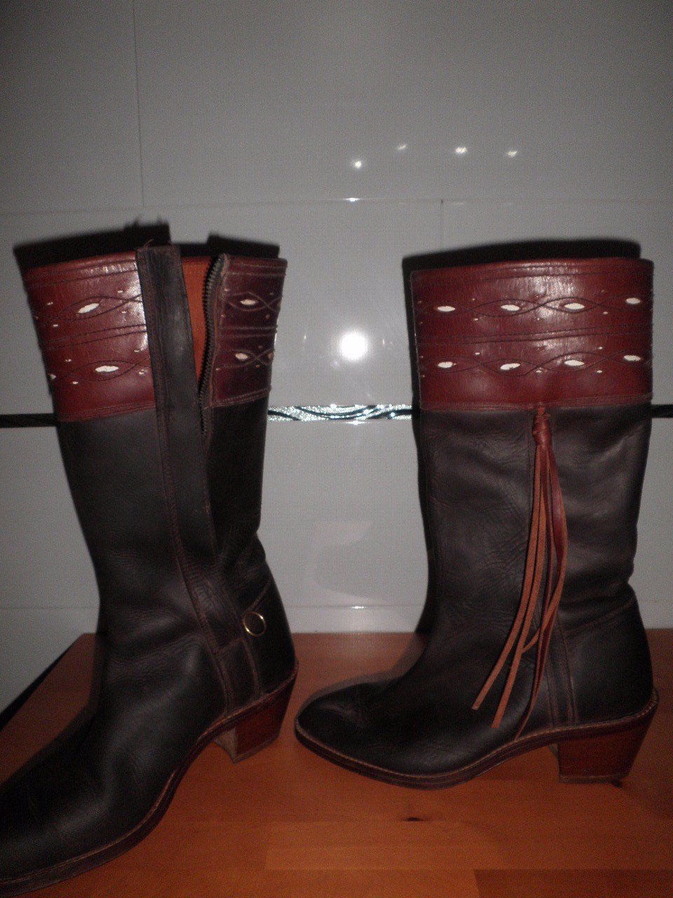 BOTAS CAMPERAS VALVERDE NUM 39 CUERO TACON 6 CMS ALTA 38 CMS CREMALLERA FLECOS