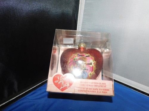 VINTAGE "I LOVE LUCY" CHRISTMAS TREE ORNAMENT - Picture 2 of 3