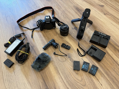 Canon EOS M50 Mark II 4K Camera Creator Kit 15-45mm Lens Mic Battery Bundle