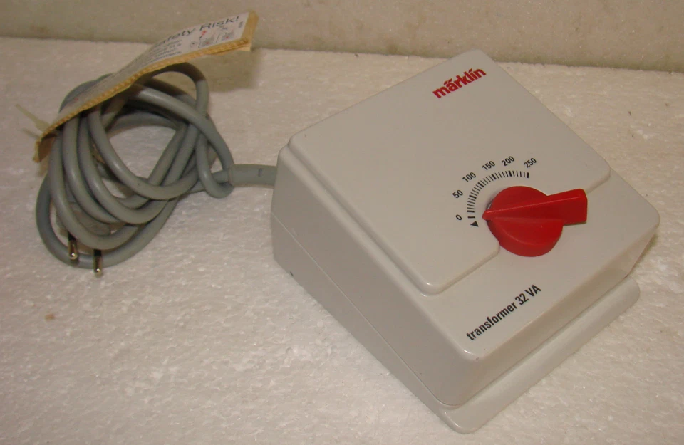 Märklin 6647 Trafo/Transformator 32VA mit Klemmleiste + Anleitung; Geprüft! - Bild 2 von 4