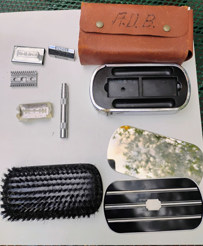 Antique Travel Grooming Portable Shaving Kit