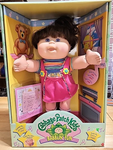 1998 Cabbage Patch Kids BABBLIN' FUN  Works "Aisha Chelsea" Brunette New In Box