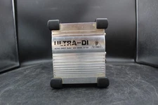 Behringer DI100 Ultra-DI Box | Active Microphone Instrument Phantom Powered