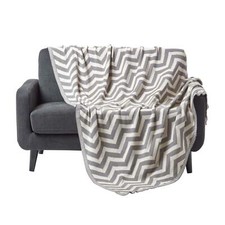 Soft Knitted Cotton Chevron Stripe Geometric Pattern Bed or Sofa Throw