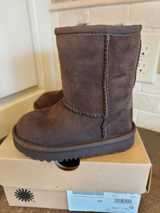 toddler uggs 7c