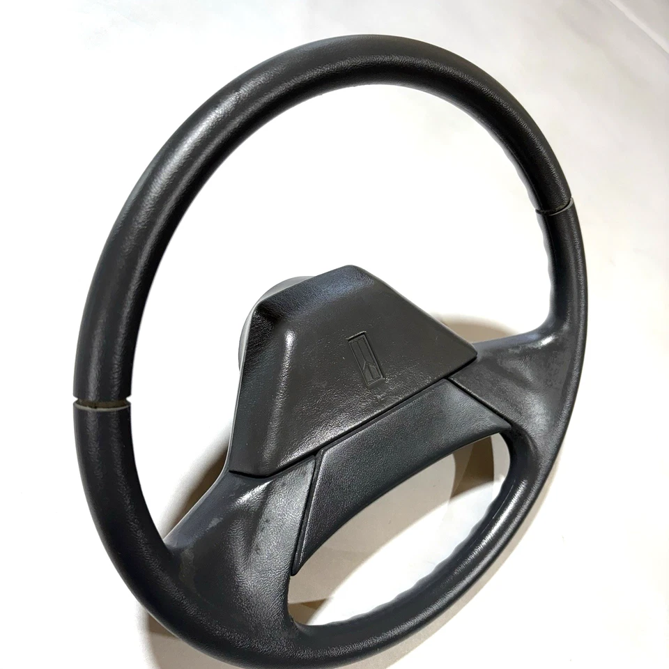 Volante Oldsmobile Regency 1984-1994 (2 radios (ORIGINAL) Delta 88, 98 Foto 2 de 4