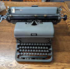 VINTAGE 1940'S ROYAL GRAY KMG MANUAL TYPEWRITER thumbnail
