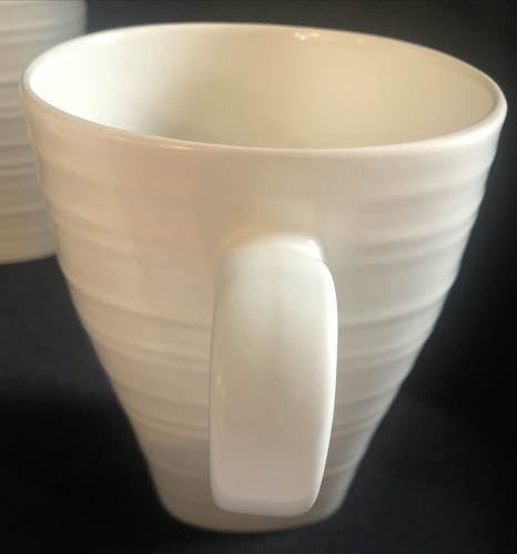 Juego de 2 tazas de café blancas cuadradas Mikasa Swirl - Imagen 4 de 6