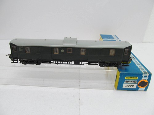 MES-41351	Trix 3772 H0 Gepäckwagen 243051 mit winzigem Kratzer | Condition: Gebraucht