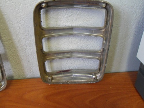 2 Original Used 1965-68 Ford Mustang Vintage Tail Light OEM BEZELS RH & LH - Picture 14 of 15