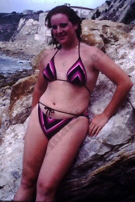 1980's Pretty woman glamour Bikini Girl candid  35mm Slide U1b4