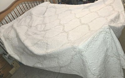 Country Living Extra Oversized King Quilt Ivory Taupe Embroidered 128x114