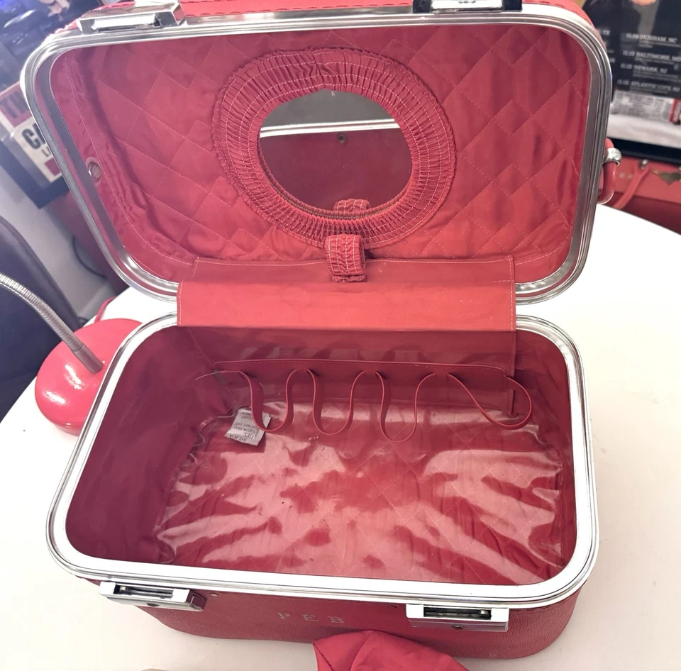 Vintage Skyway Luggage Red Vanity Travel Cosmetic Case W/ Key.  MCM Excellent - Image 2 of 4