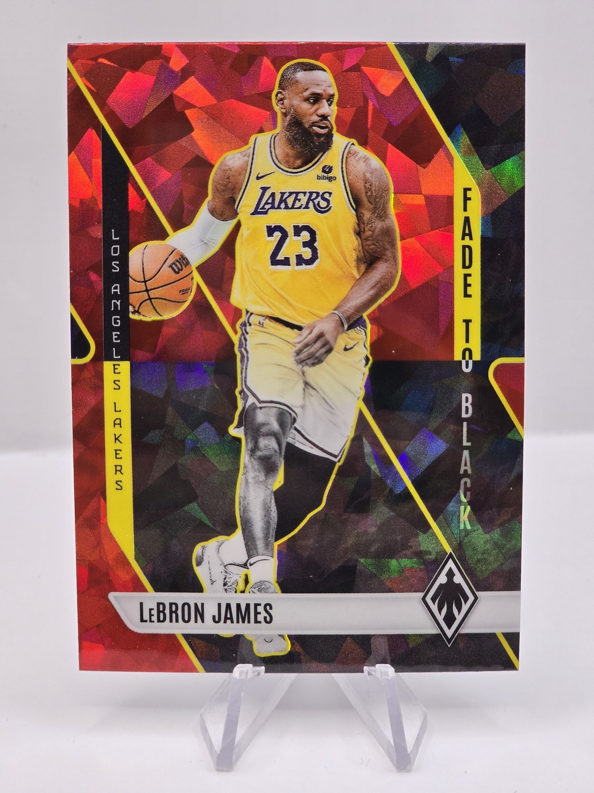 2023-24 Panini Phoenix #3 LeBron James Fade To Black Phoenix Red Ice