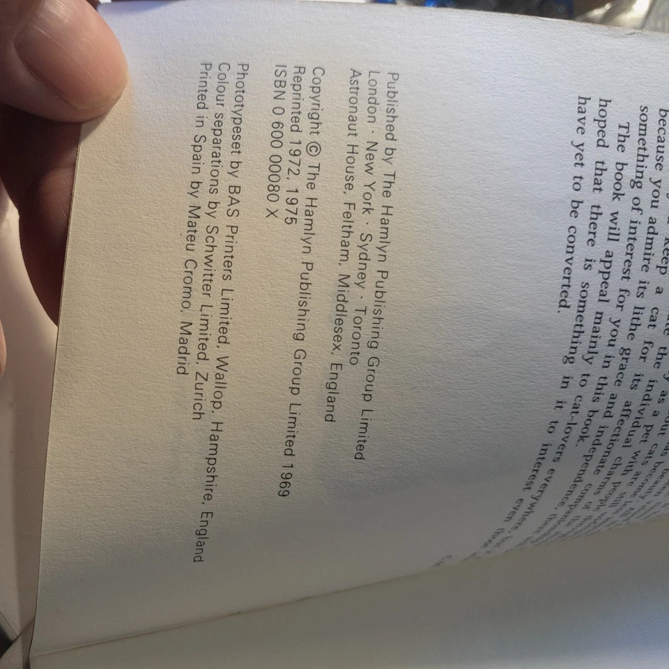 Cats Christine Metcalf paperback illustrated book 1975 - Image 4 of 4