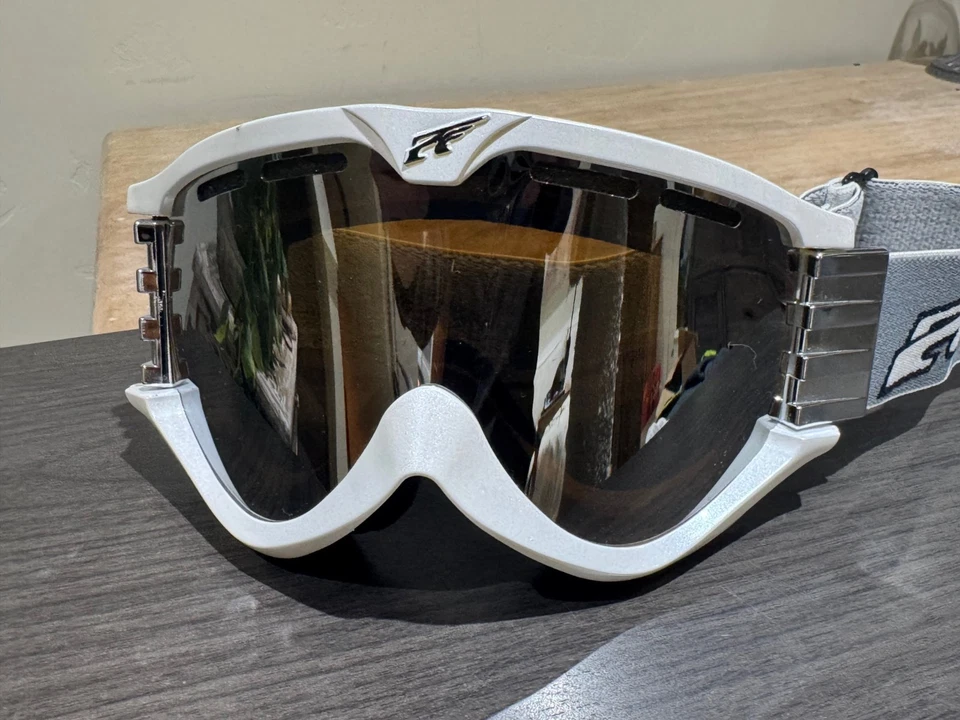 Vintage NOS Arnette Series 2 Snowboard Goggles - White / Chrome - Unworn - Image 2 of 4