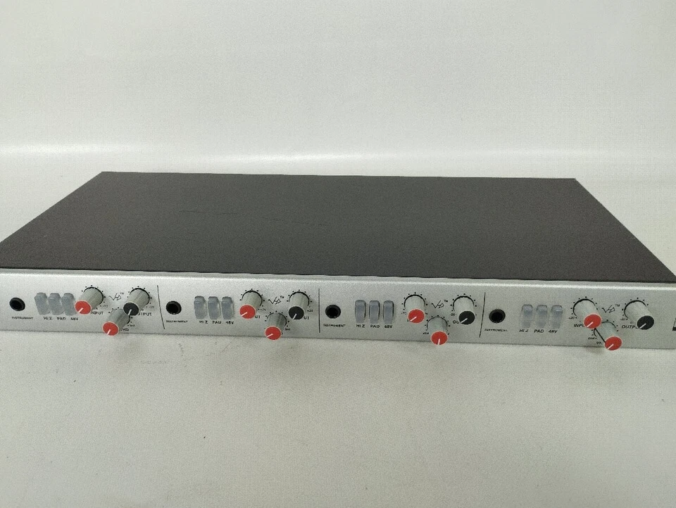 Preamplificador de micrófono VHD Solid State Logic XLogic Alpha con adaptador de CA usado de Japón Foto 4 de 4