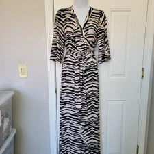 Venus Black Cream Zebra Print V Neck 3/4 Sleeve Belted Maxi Dress Size Medium