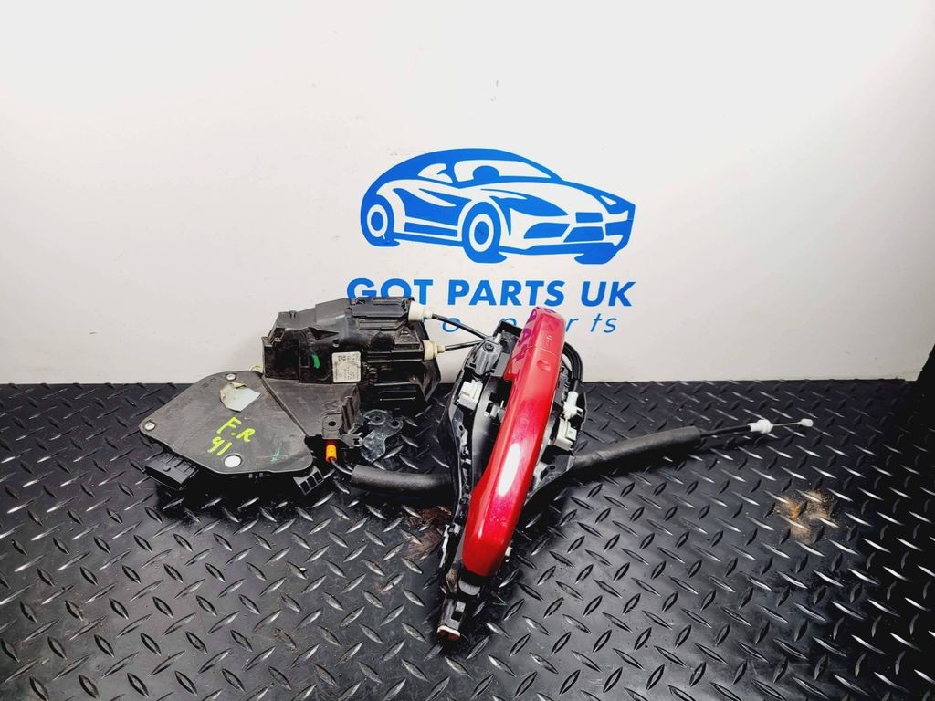 Jaguar XE 2018 Front right front door lock gx73203a28bd LIQ776