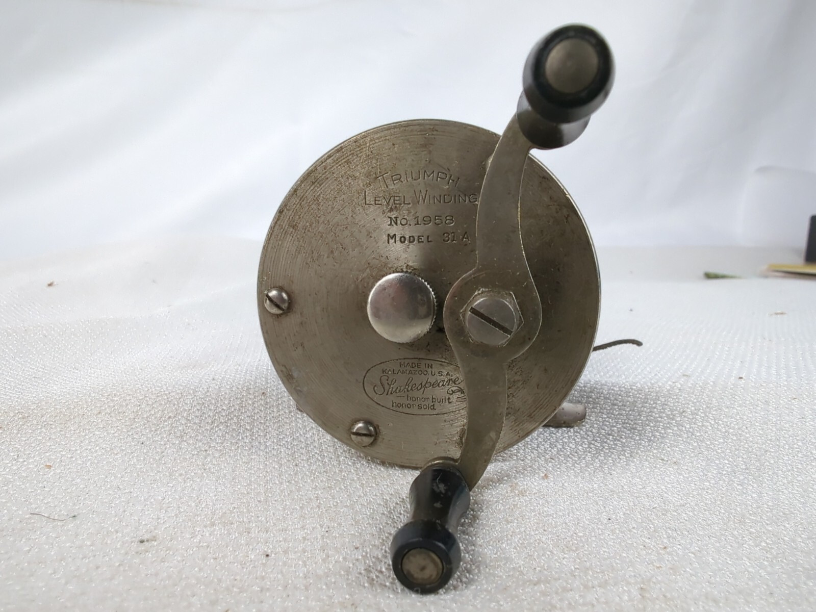 Shimano SN2500REC Fishing Reel - Spinning Reel For Freshwater And Saltwater Fishing