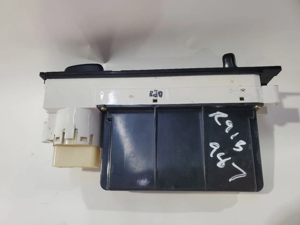 2001 2002 2003 2004 Toyota Tacoma OEM Temperature Control Missing Center Knob - Image 4 of 4