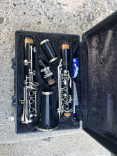 Vito 7210 Bb Clarinet Black Plastic /Case  Yamaha 4C