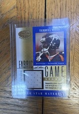 2001 Leaf Certified Materials - Fabric of the Game Terrell Davis #FG-68...