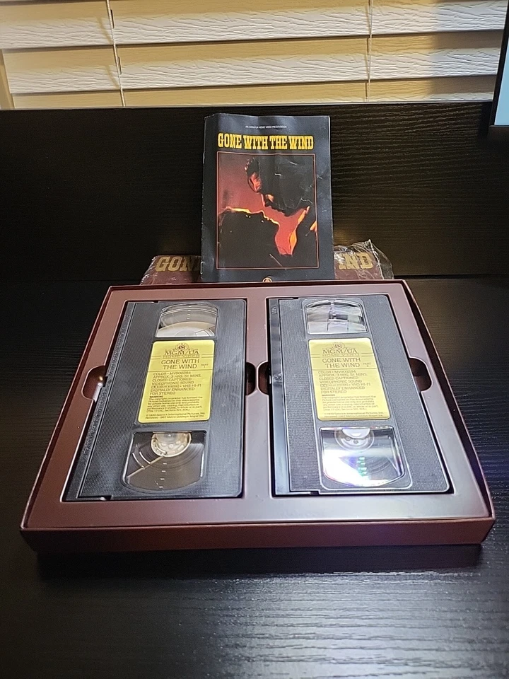 Gone With The Wind MGM Home Video 2 Tape VHS Deluxe Edition Box Set 1985 Foto 3 de 4