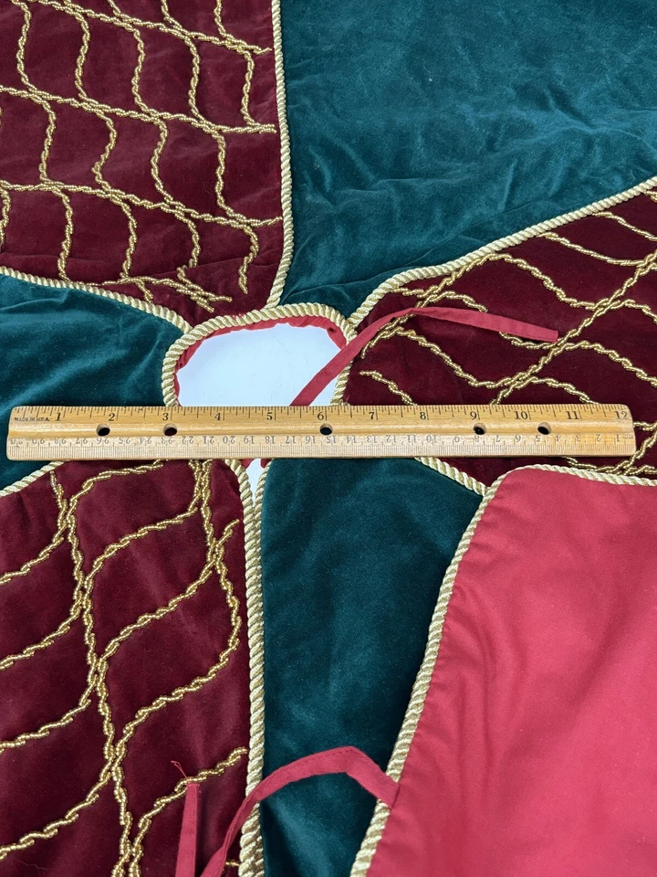 Christmas Tree Skirt Red Green Cotton Velvet Gold Beads Heavy - Image 4 of 4