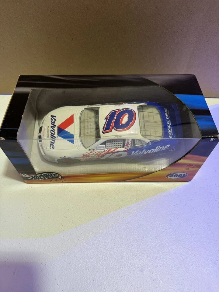 Johnny Benson #10 Valvoline 1/24 2001 Hot Wheels Nascar Diecast Foto 2 de 4