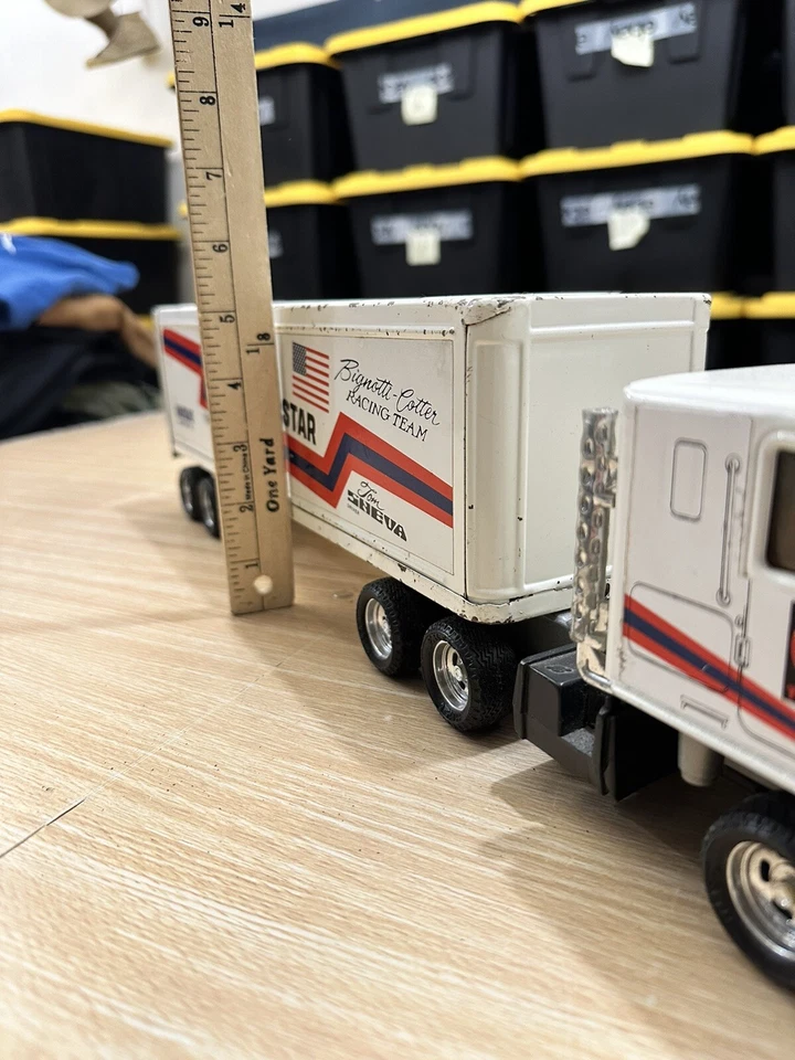 Vintage ERTL TEXACO STAR TRANSPORTER Steel Semi Truck 1983 Indy Winner - Image 3 of 4