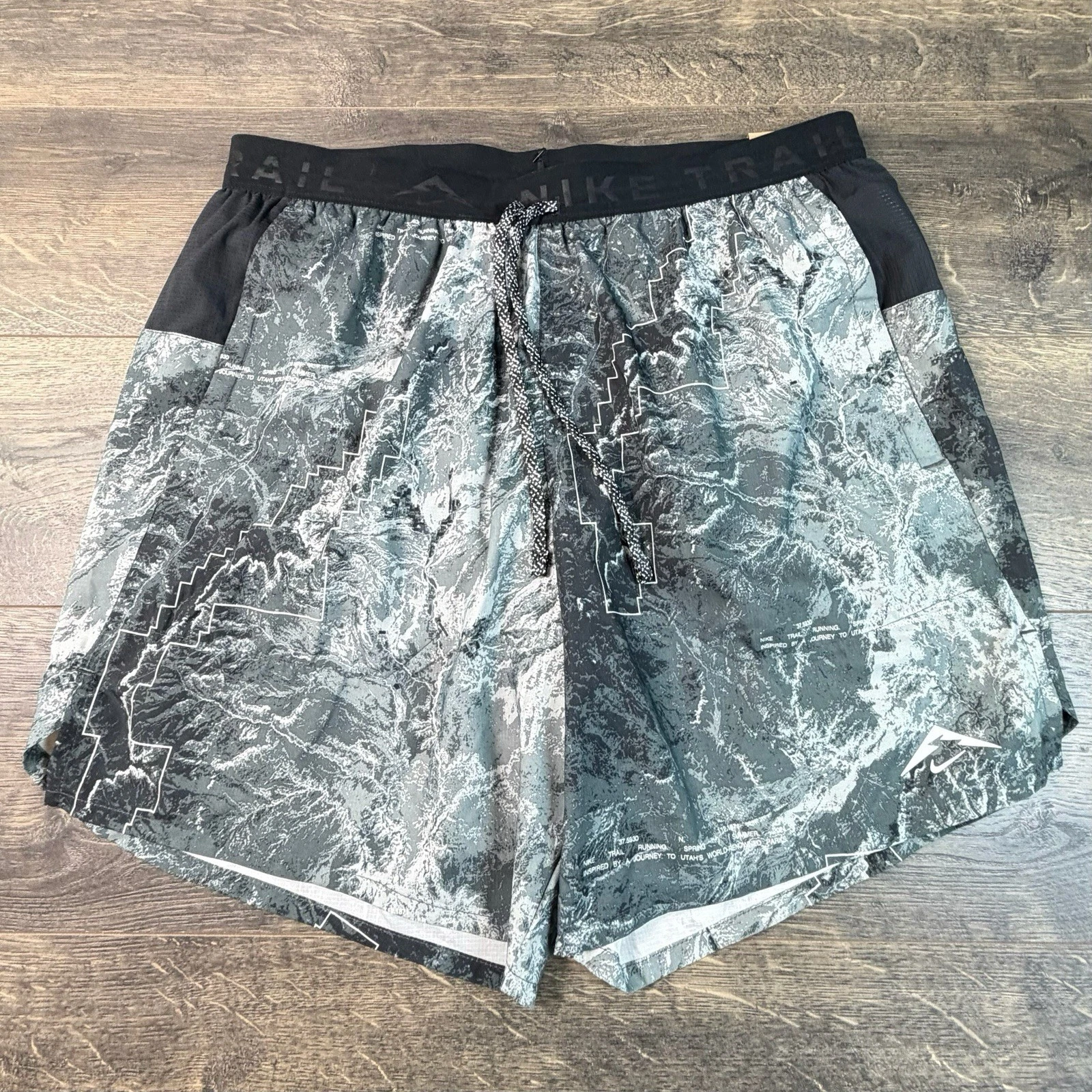 Nike Trail Stride 7" Brief Lined Running Shorts Men's Sz M Black FN3314-060
Opens in a new window or