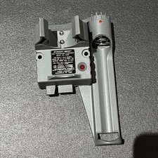 OUT OF THE BOX Streamlight Stinger Smart Gray Plastic USB Piggyback Charger