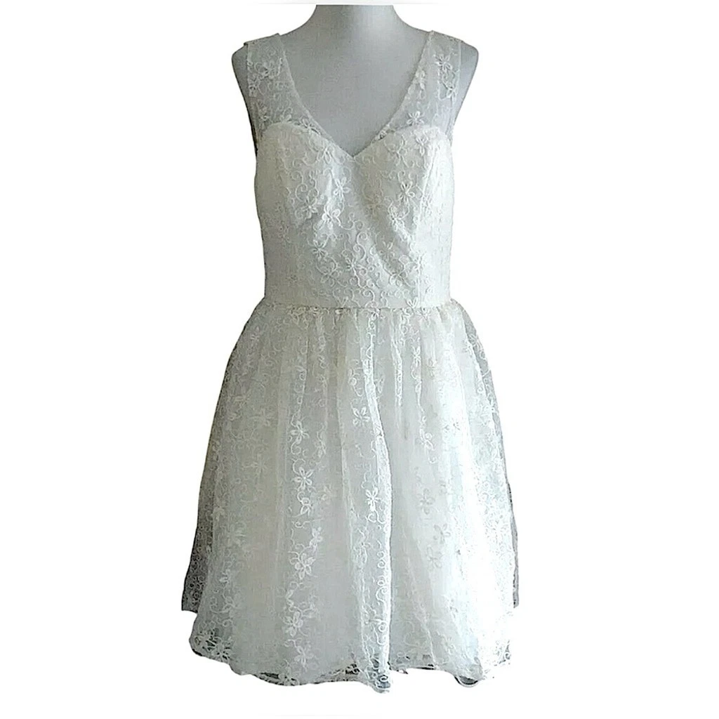 casual beach lace wedding dresses Simple A-line Vintage Lace Bohemian Wedding Dress main image 0