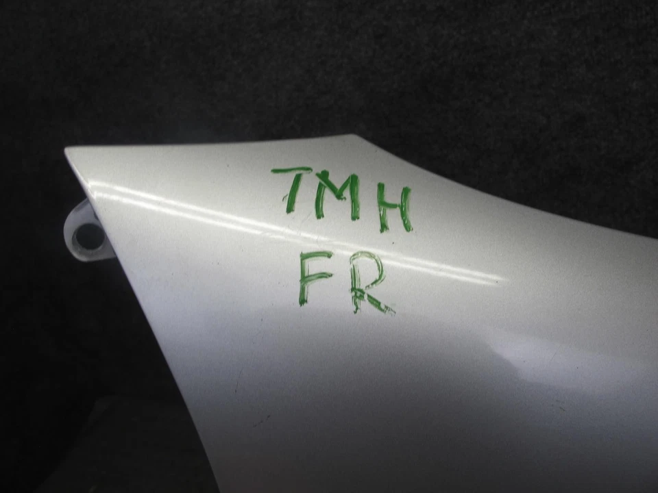 00-05 TOYOTA MR2 SPYDER ZZW30L TAMPA DO PAINEL FRONTAL DIREITO DO PARA-LAMA FABRICANTE DE EQUIPAMENTO ORIGINAL - Imagem 2 de 4