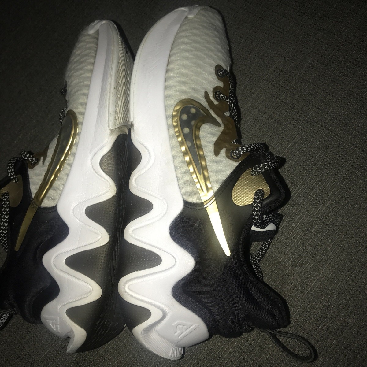 giannis antetokounmpo shoes white and gold