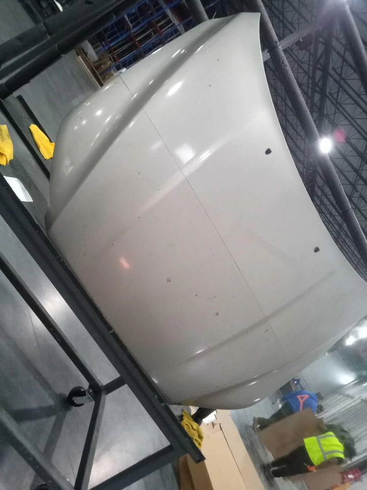 Capó usado se adapta a: Volvo 70 SERIES 2008 5 cilindros grado A Foto 2 de 4