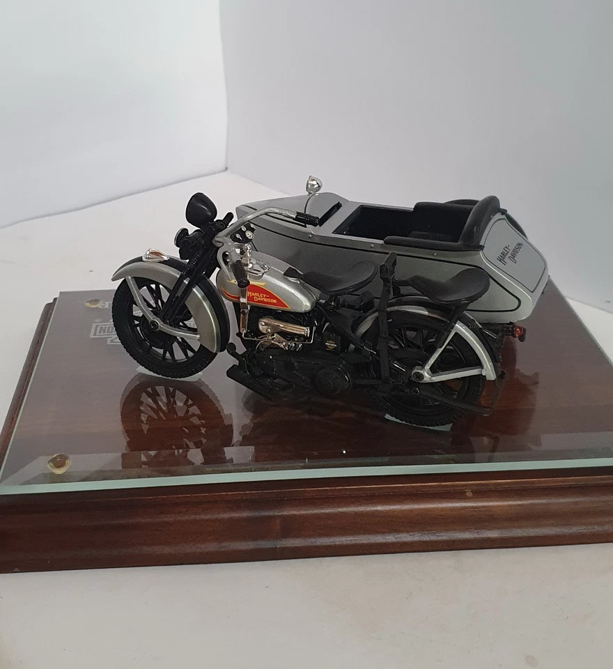 1933 Harley Davidson Motorcycle / Sidecar Bank 1:12 Scale ( NEW in BOX ) - Image 4 of 4