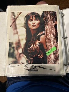 Autographics Signed Xena Photo Lucy Lawless with Certificate of Authenticity