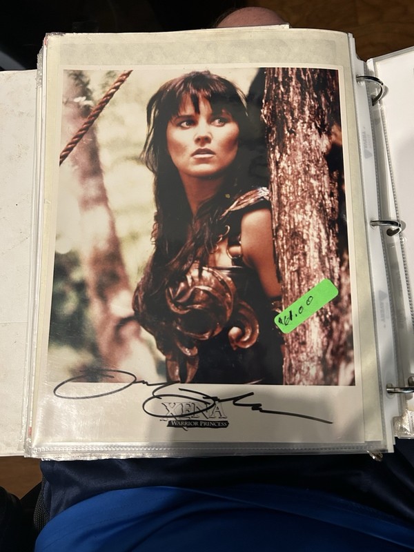 Autographics Signed Xena Photo Lucy Lawless with Certificate of Authenticity